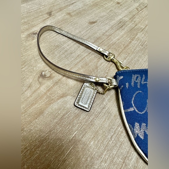 Coach Wristlet Navy & Gold - Picture 7 of 8